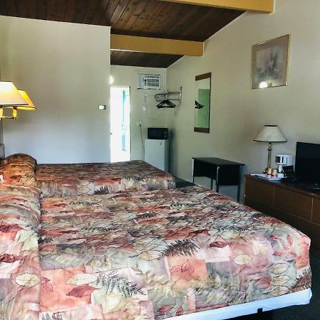 Polson Park Motel Vernon Eksteriør bilde