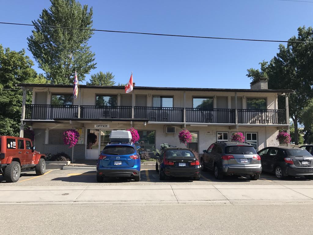 Polson Park Motel Vernon Eksteriør bilde