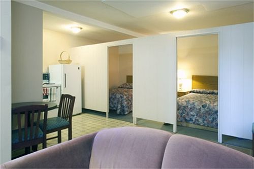 Polson Park Motel Vernon Eksteriør bilde