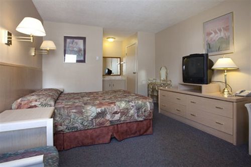 Polson Park Motel Vernon Eksteriør bilde