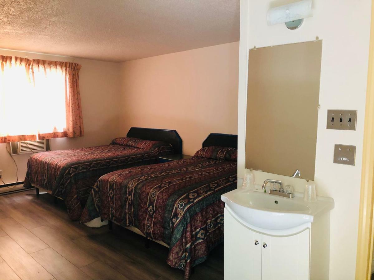 Polson Park Motel Vernon Eksteriør bilde